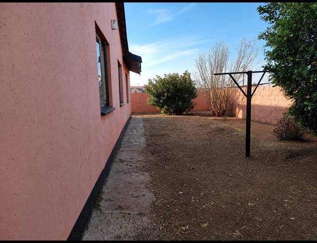 3 BEDROOM HOUSE FOR SALE IN EVATON CENTRAL